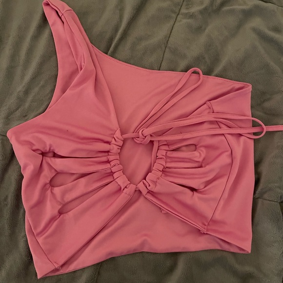 Super cute one shoulder top - Picture 4 of 7